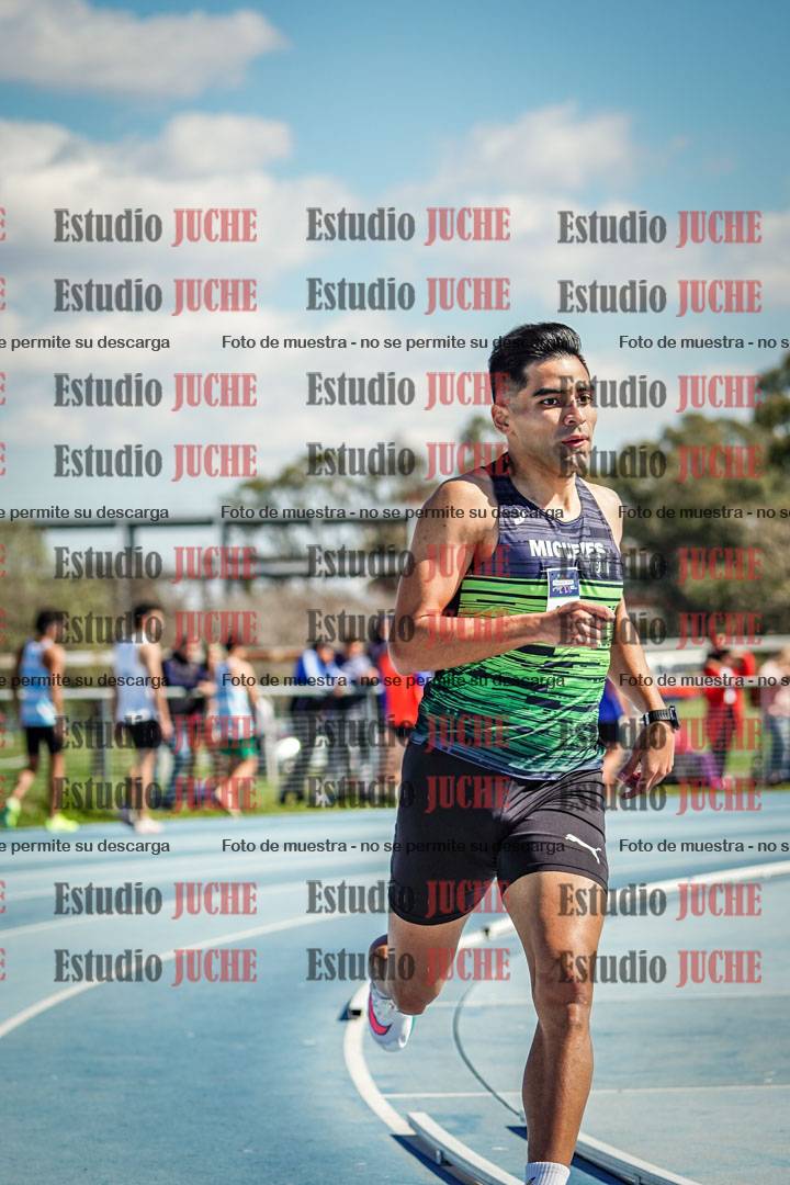 Fotos de los 800 m llanos de varones