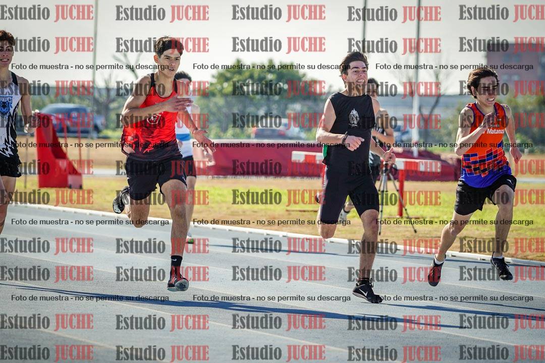 Fotos de los 400 m llanos de varones