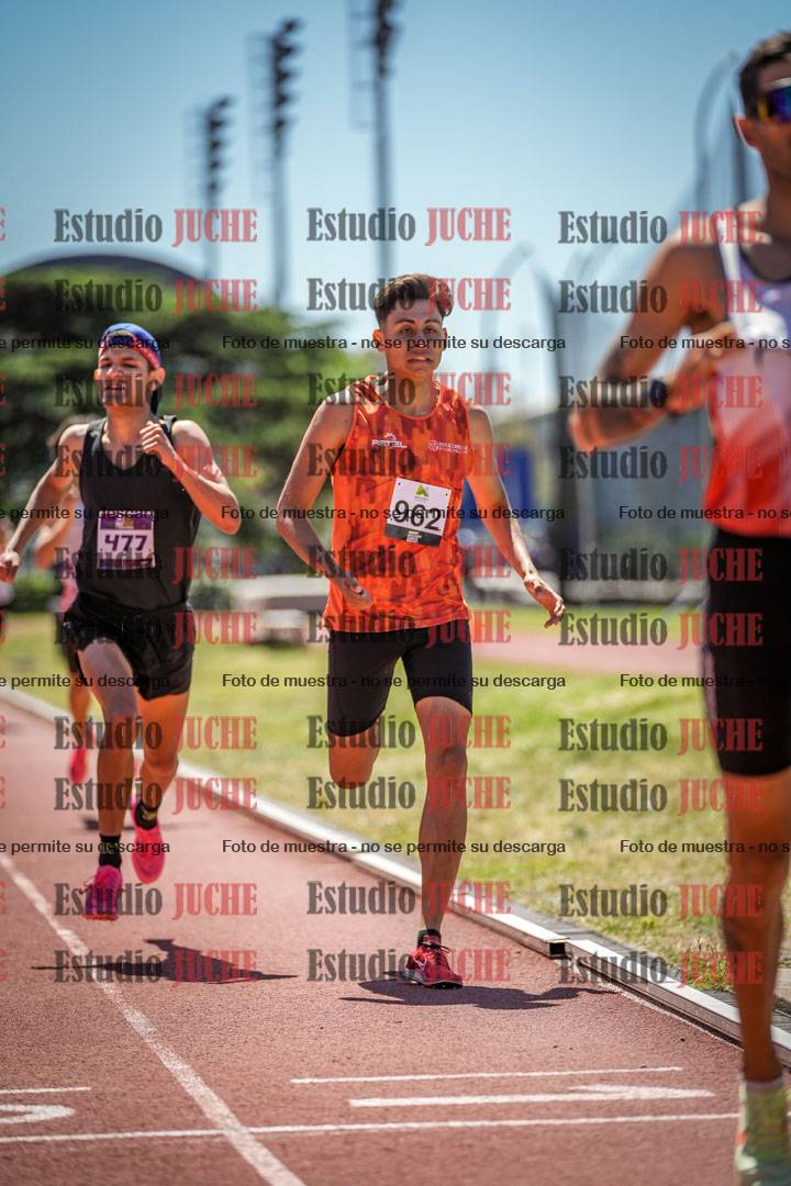Fotos de los 800 m llanos de varones