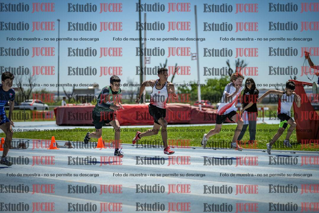 Fotos de los 80 m llanos de varones
