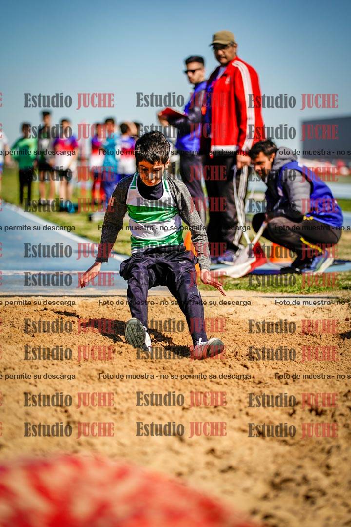 Fotos del salto en largo de varones - U15