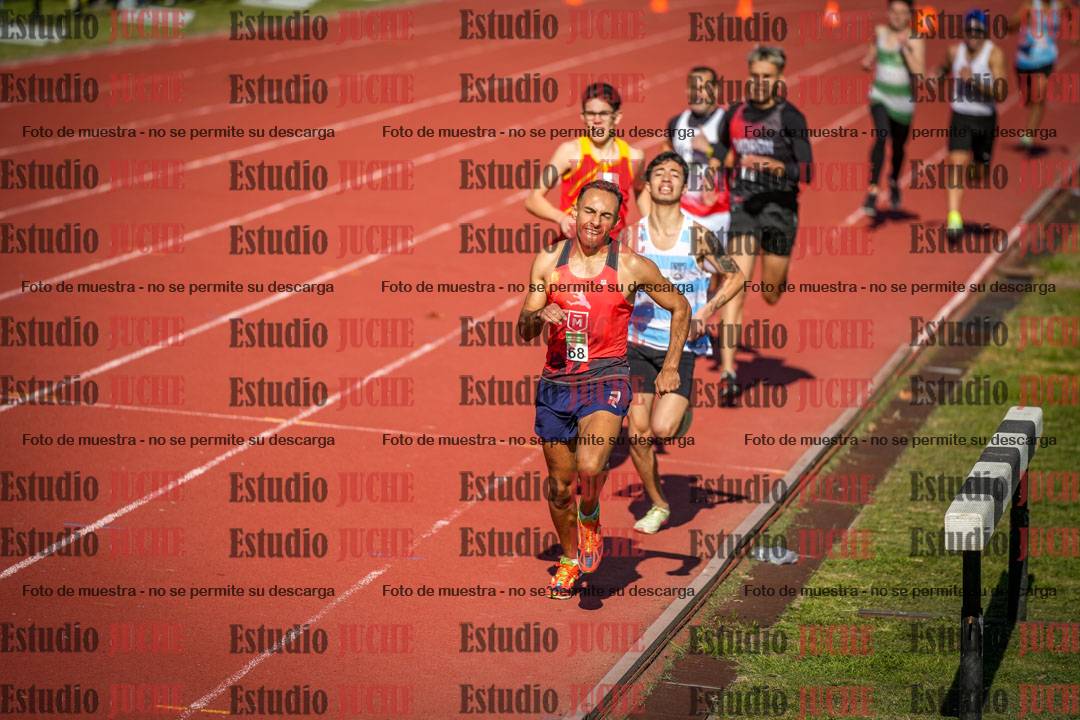 Fotos de los 800 m llanos de varones