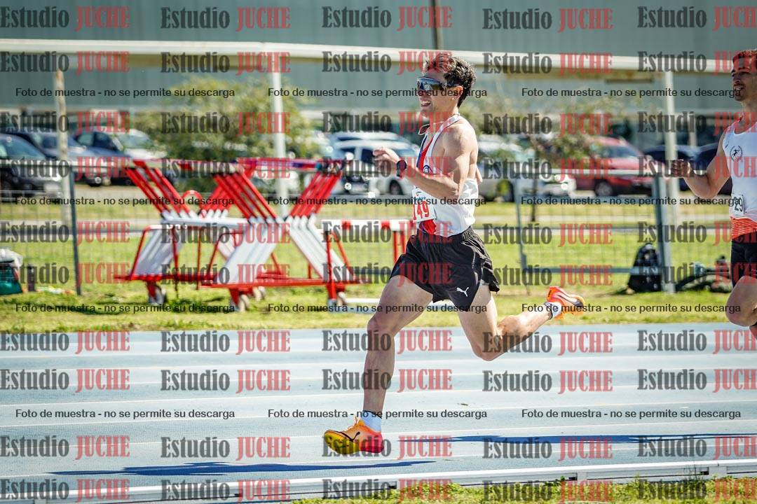 Fotos de los 800 m llanos de varones
