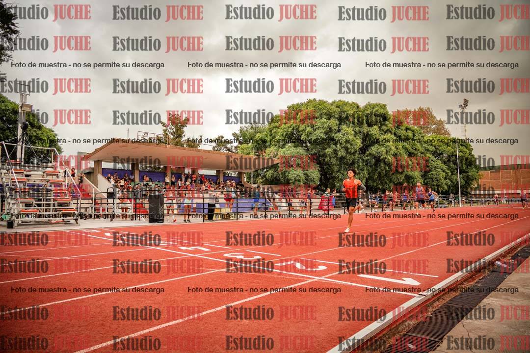 Fotos de los 400 m con vallas de varones