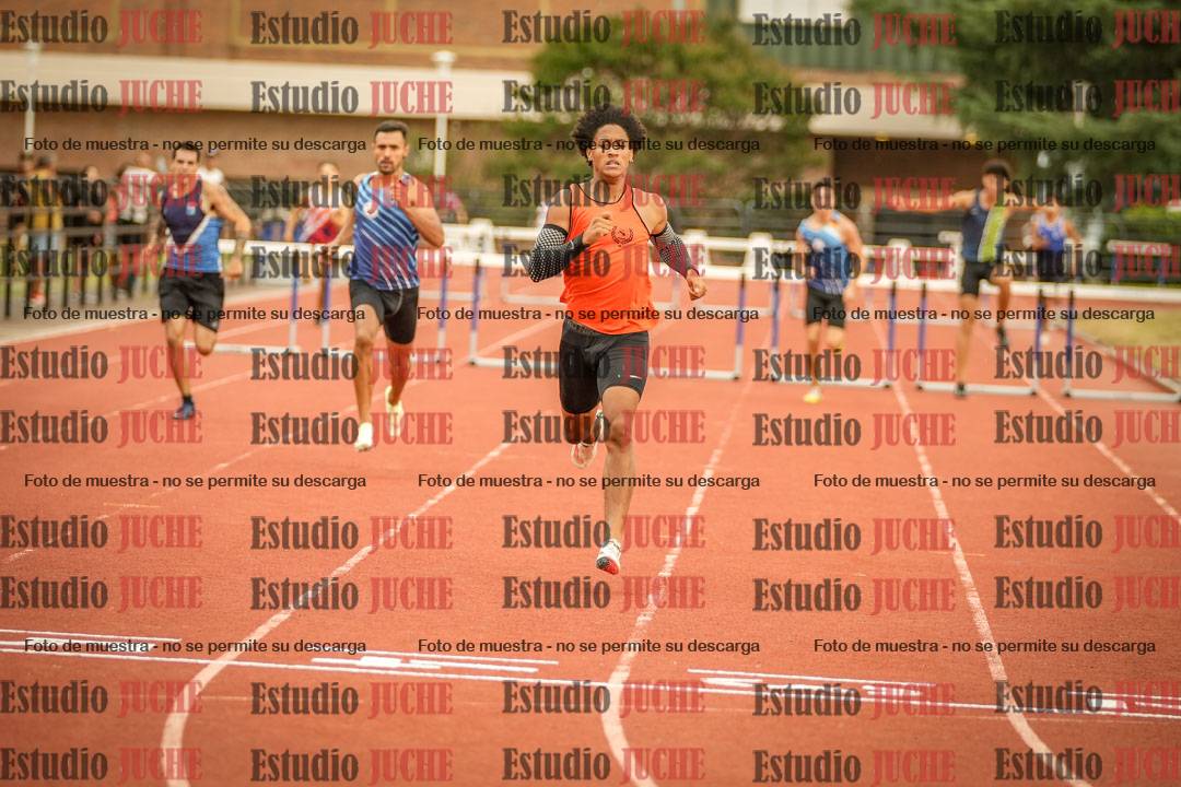 Fotos de los 400 m con vallas de varones