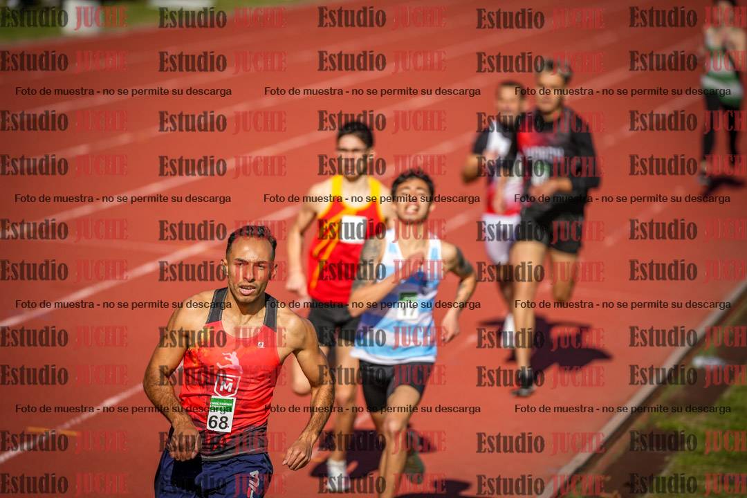 Fotos de los 800 m llanos de varones