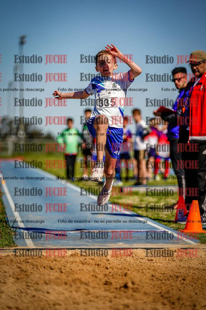 Fotos del salto en largo de varones - U15