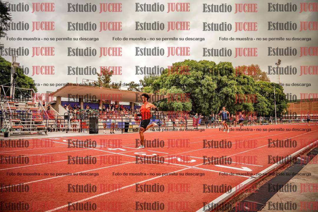 Fotos de los 400 m con vallas de varones