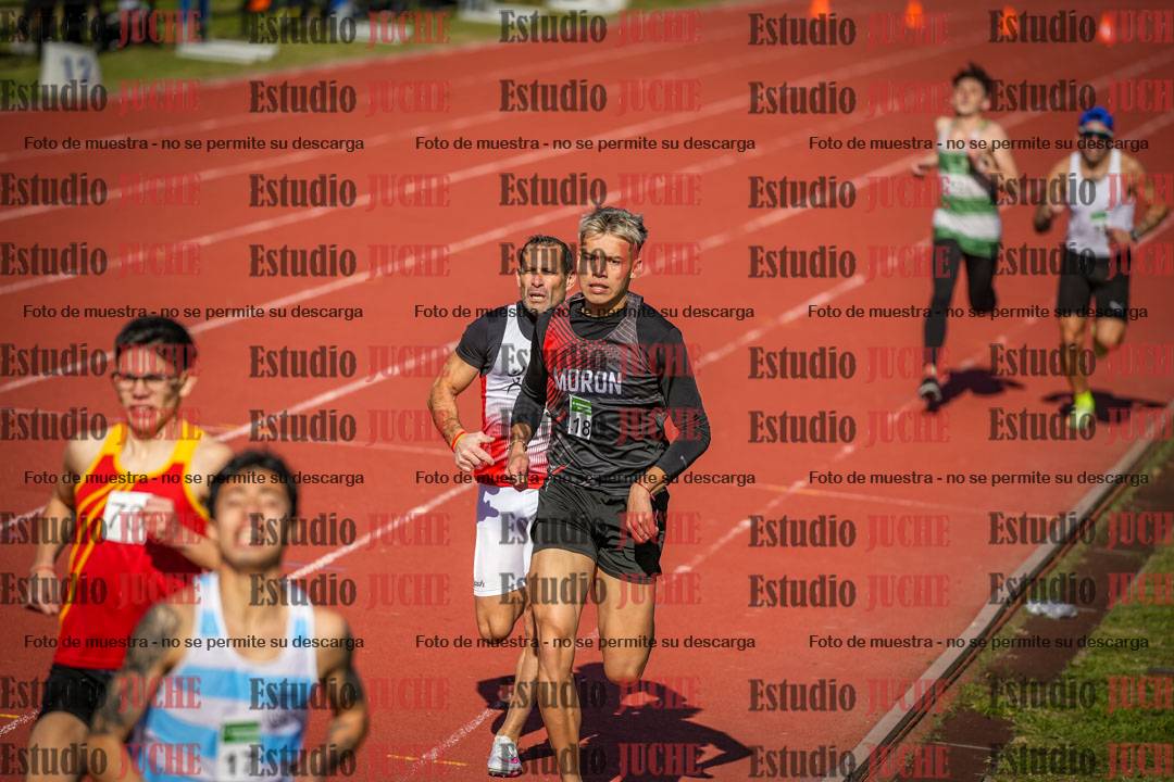 Fotos de los 800 m llanos de varones