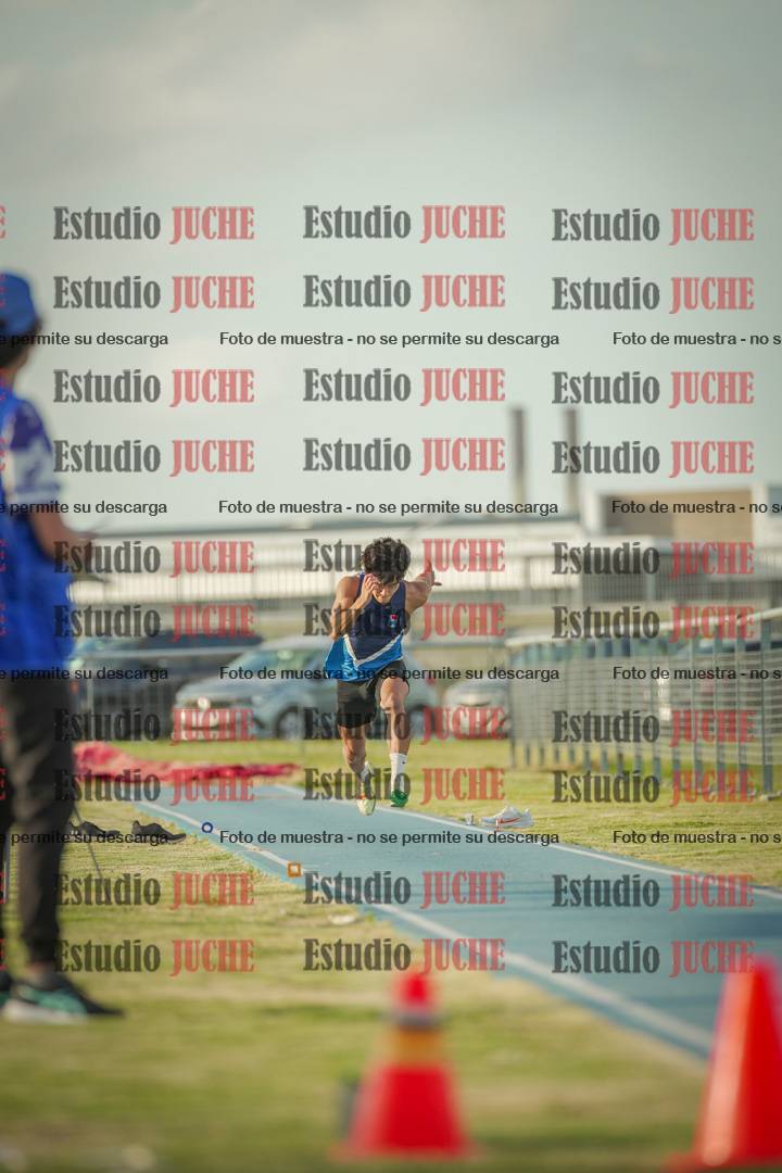 Fotos del salto en largo de varones