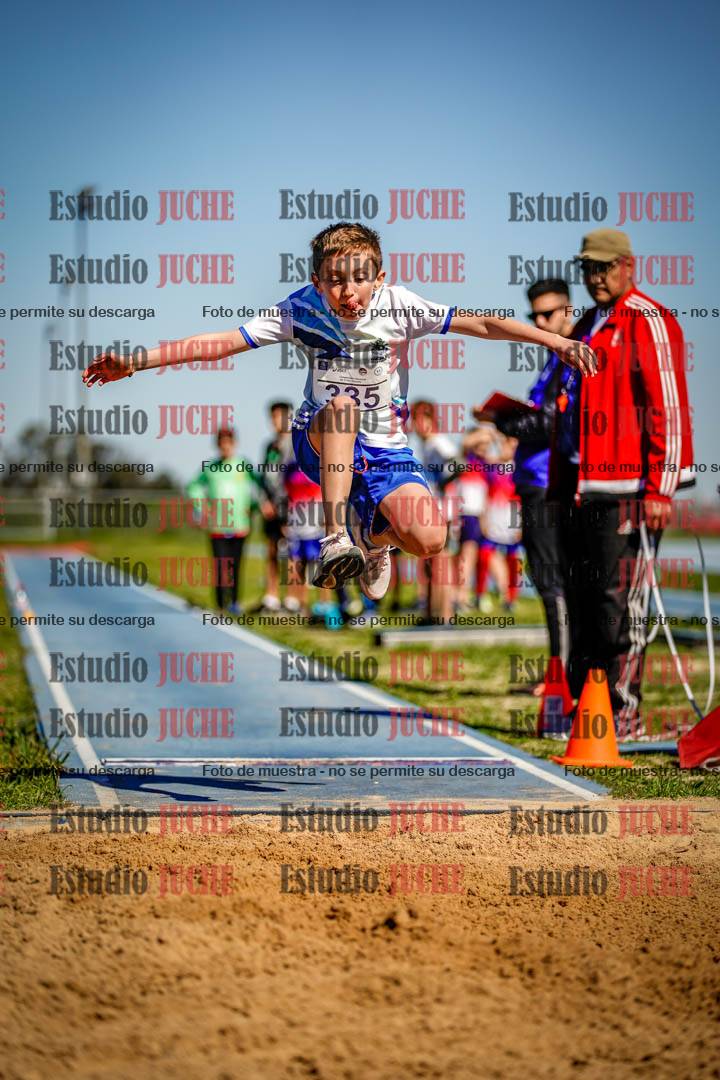 Fotos del salto en largo de varones - U15