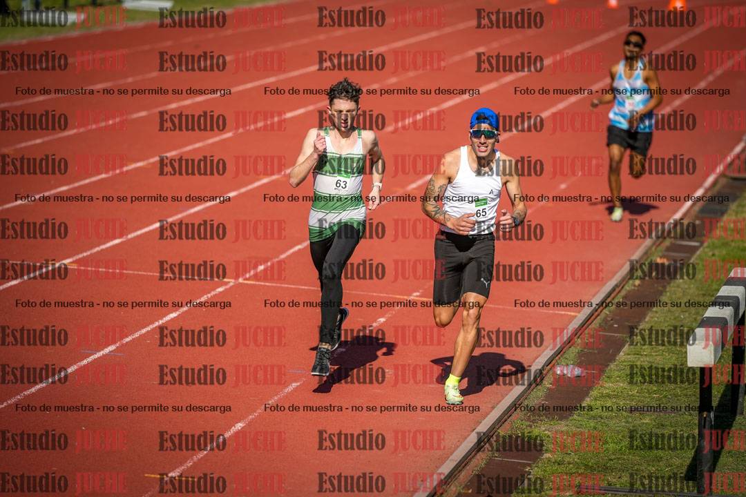 Fotos de los 800 m llanos de varones