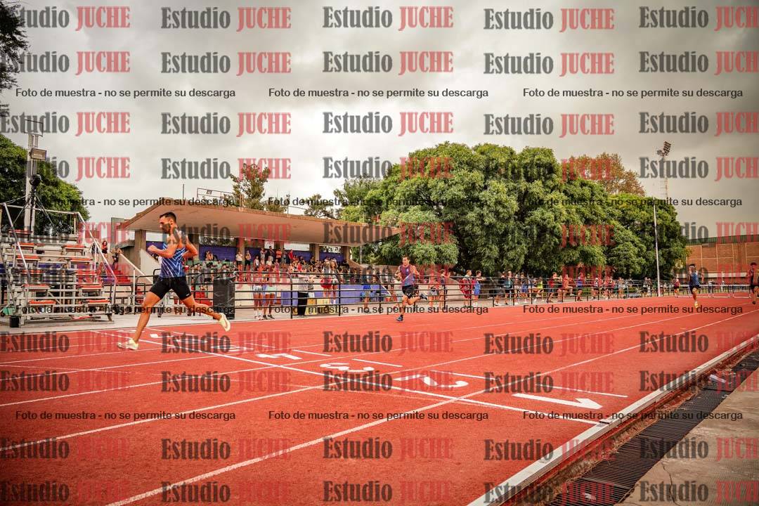Fotos de los 400 m con vallas de varones