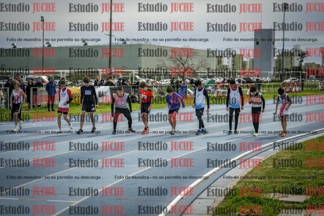 Fotos de los 800 m llanos de varones - U14