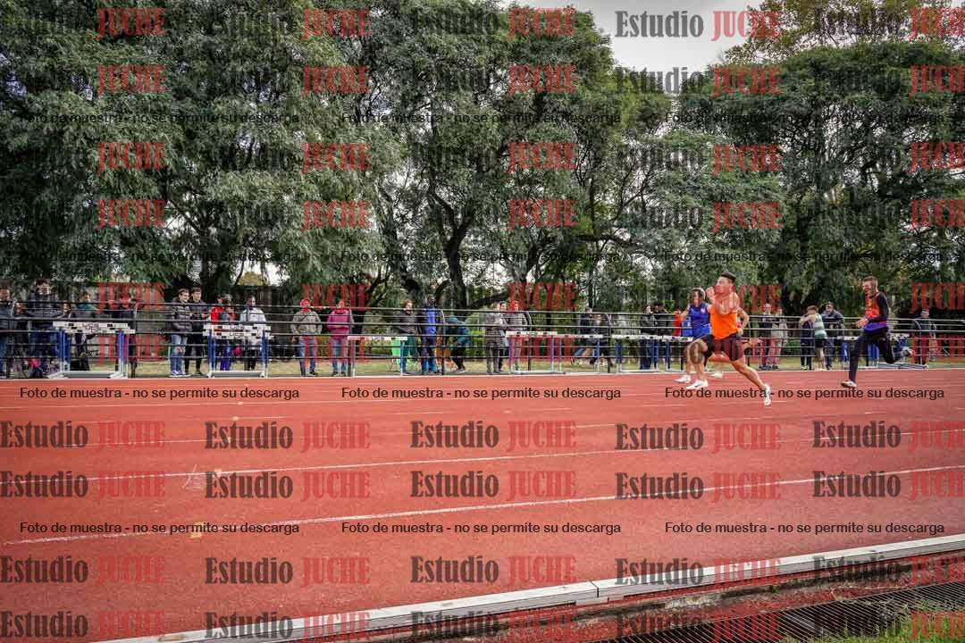 Fotos de los 100 m llanos de varones