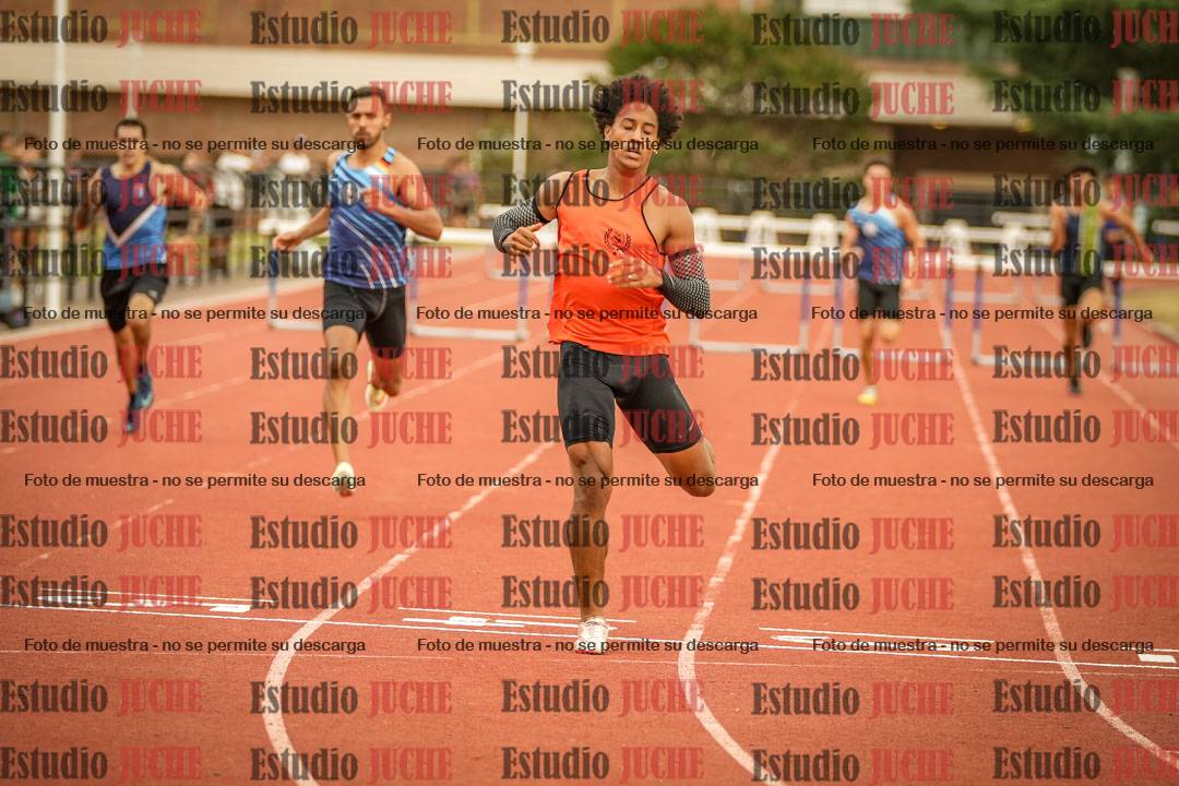 Fotos de los 400 m con vallas de varones