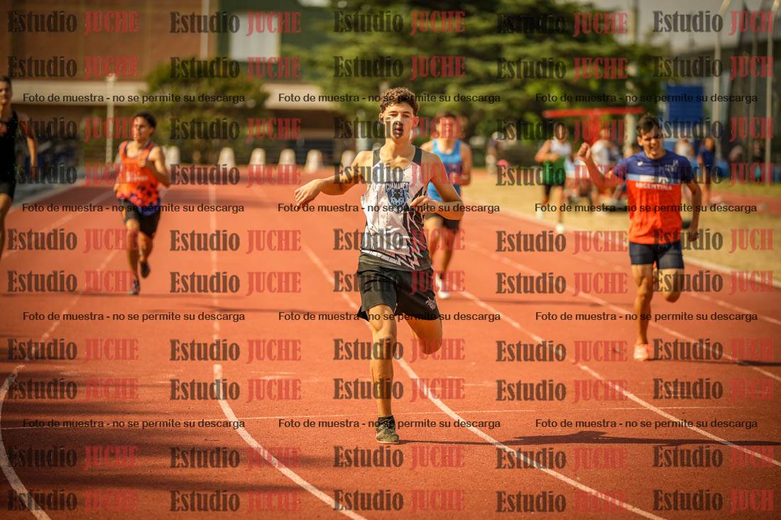 Fotos de los 400 m llanos de varones