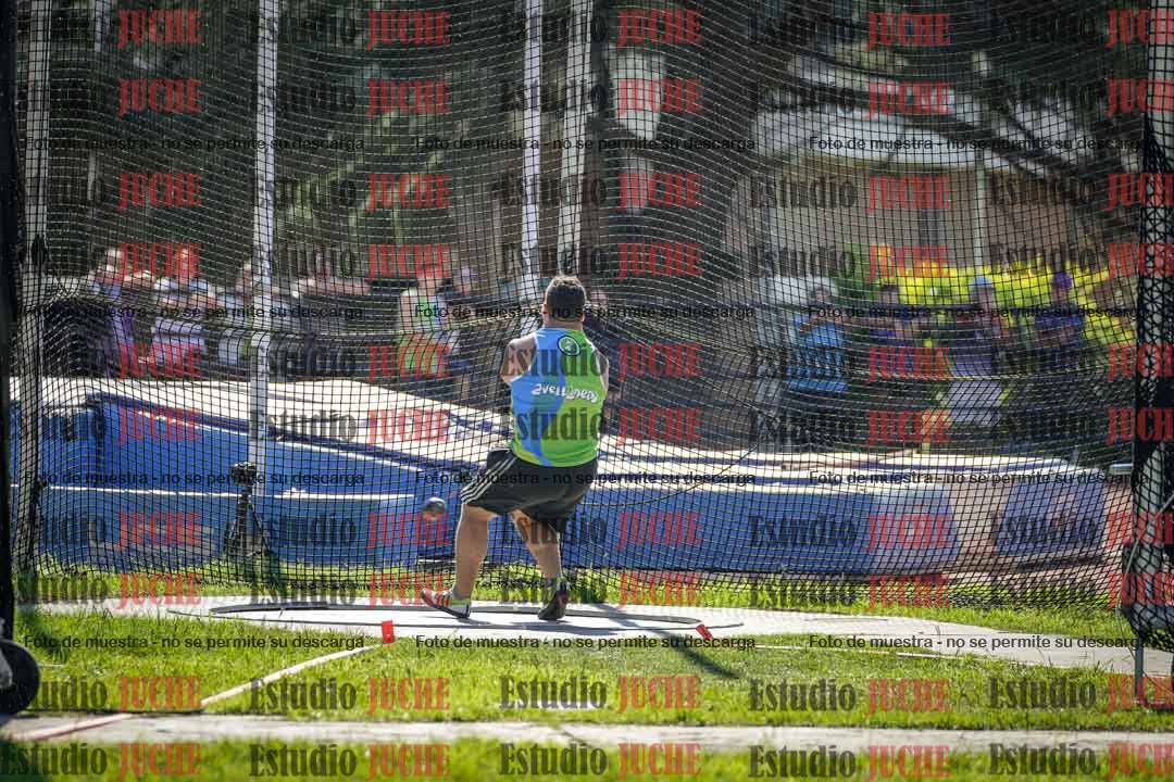Fotos del lanzamiento de martillo de varones