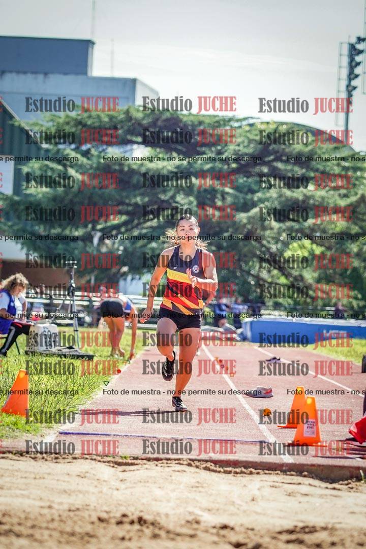 Fotos del salto en largo de mujeres