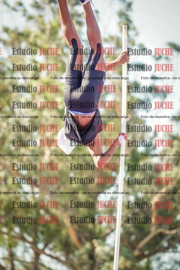 Fotos del salto con garrocha de varones - FINAL