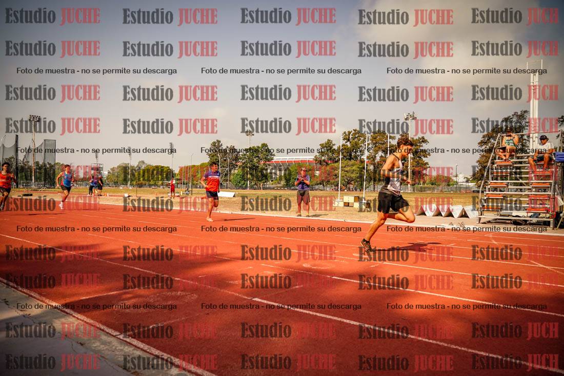 Fotos de los 400 m llanos de varones