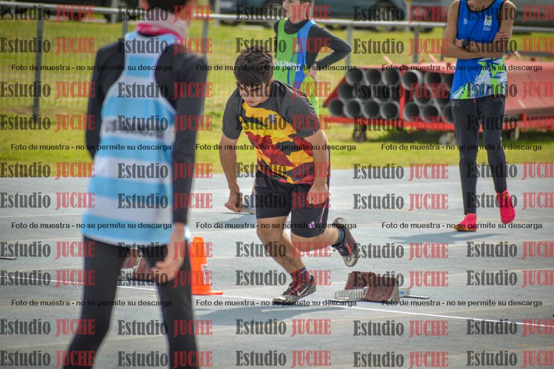 Fotos de los 80 m llanos de varones