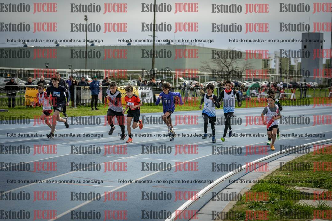 Fotos de los 800 m llanos de varones - U14