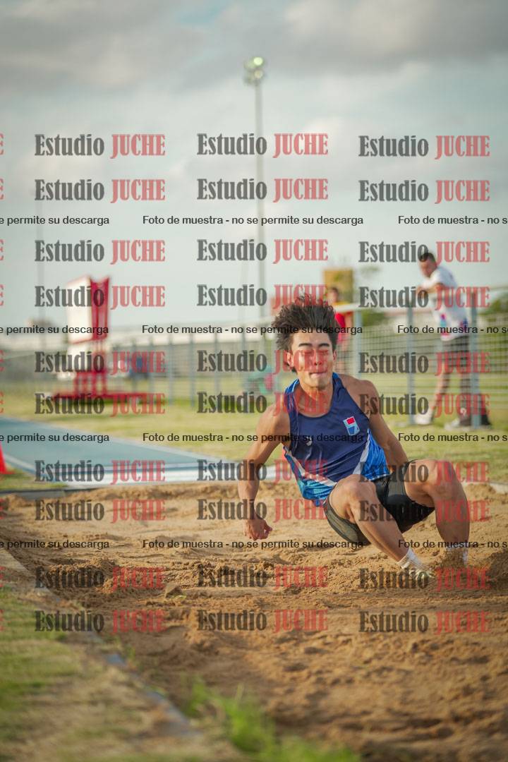 Fotos del salto en largo de varones