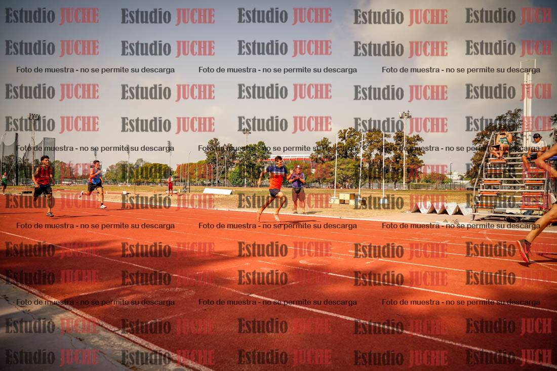 Fotos de los 400 m llanos de varones
