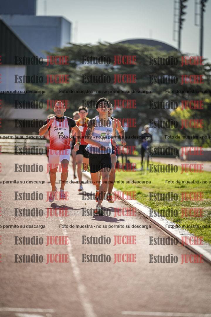 Fotos de los 800 m llanos de varones