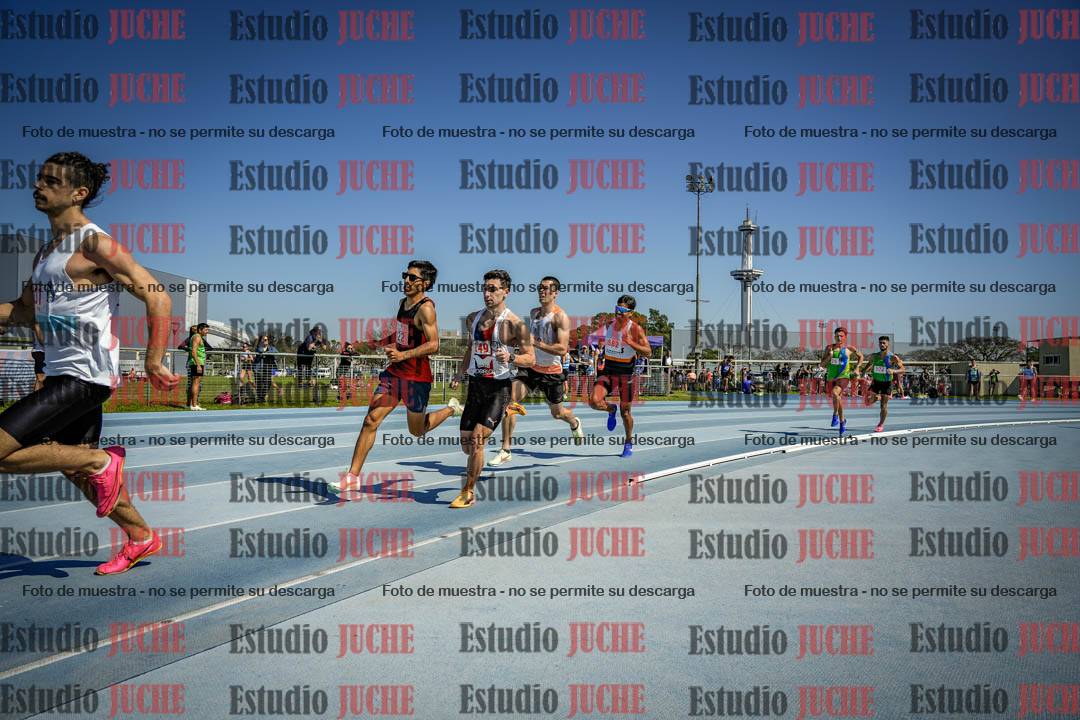 Fotos de los 800 m llanos de varones