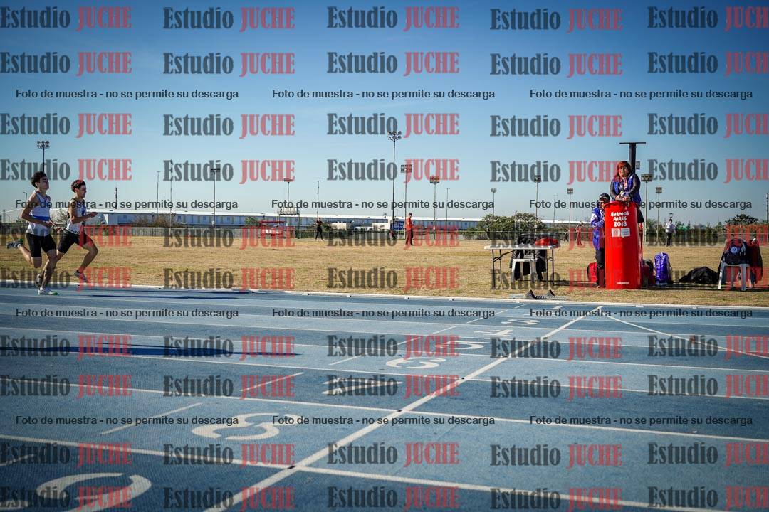Fotos de los 400 m llanos de varones
