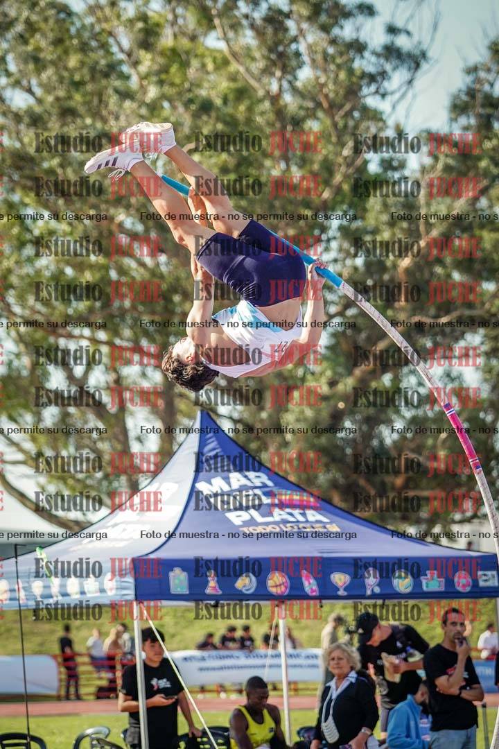 Fotos del salto con garrocha de varones - FINAL