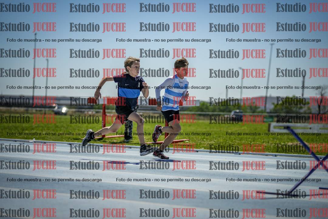 Fotos de los 60 m con vallas de varones