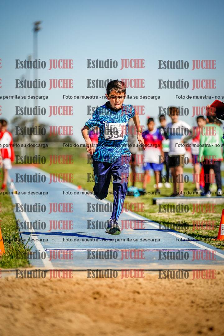 Fotos del salto en largo de varones - U15