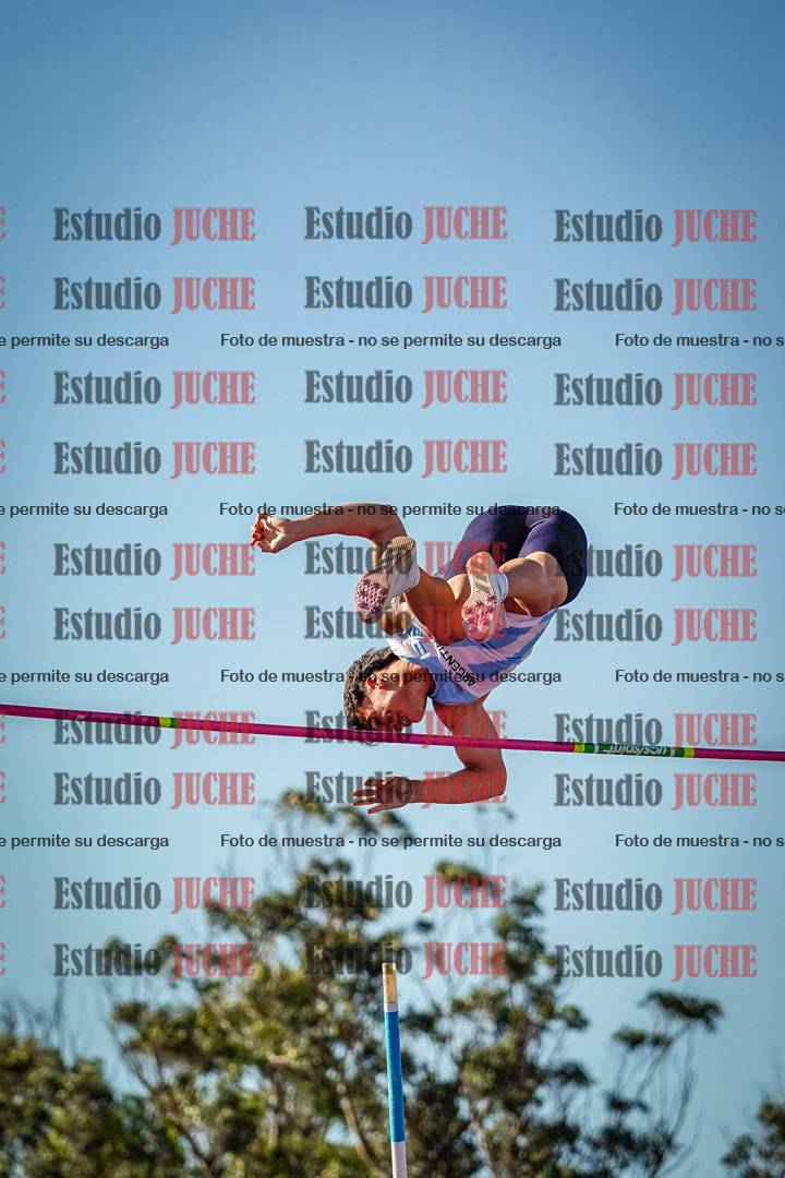 Fotos del salto con garrocha de varones - FINAL