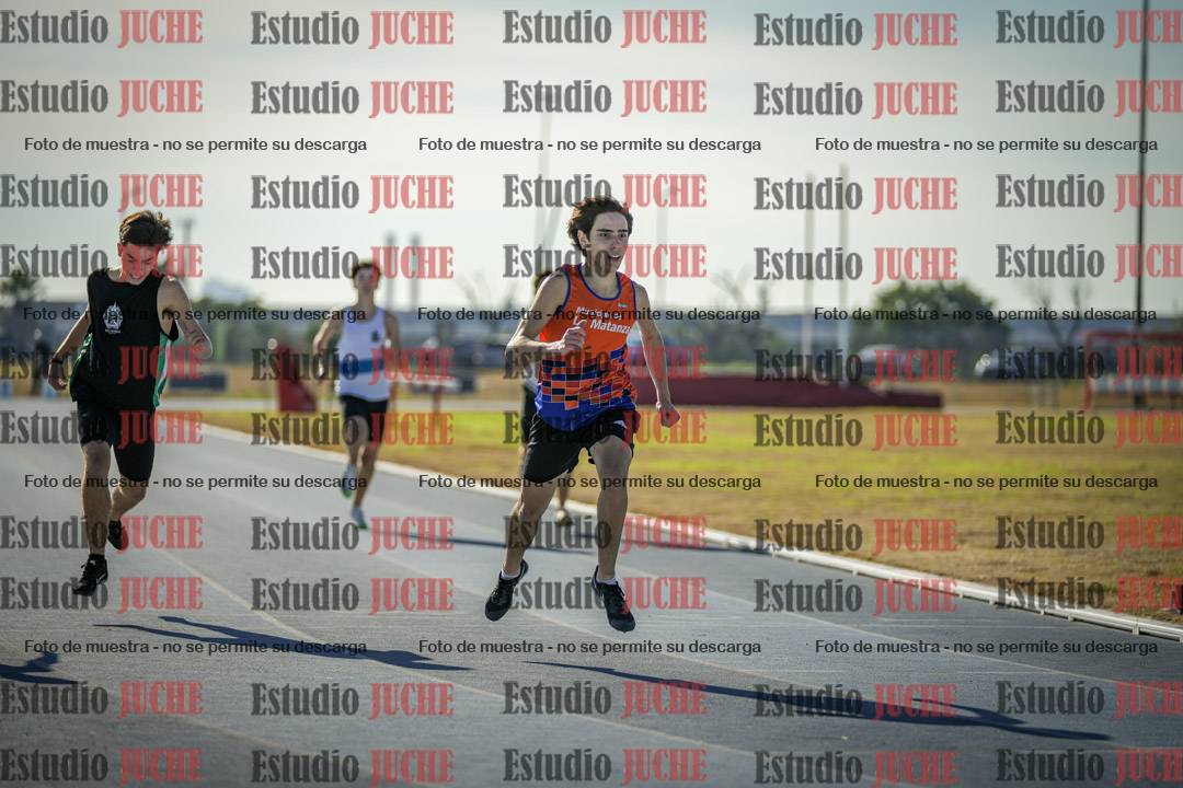 Fotos de los 400 m llanos de varones