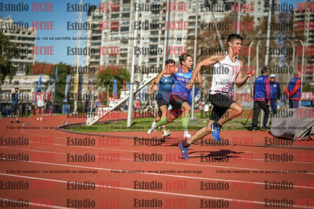 Fotos de los 200 m llanos de varones
