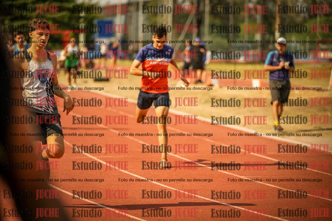 Fotos de los 400 m llanos de varones