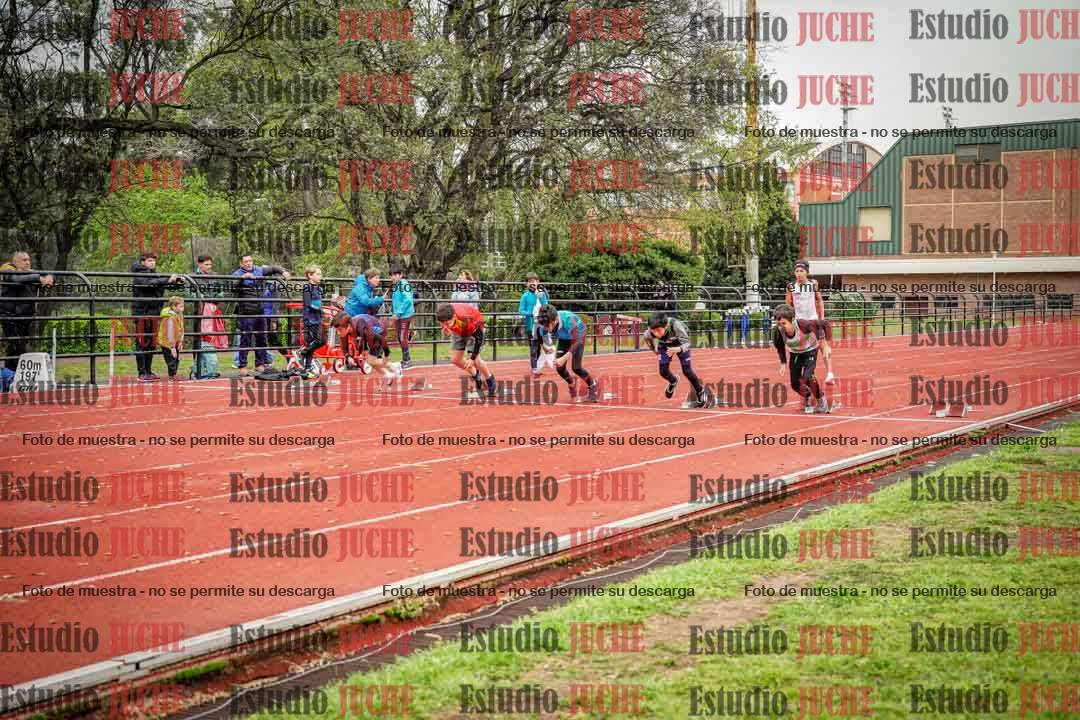 Fotos de los 50 m llanos de varones