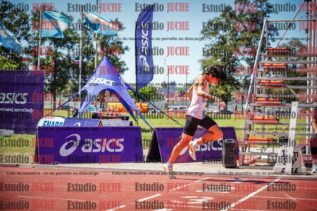 Fotos de los 800 m llanos de varones