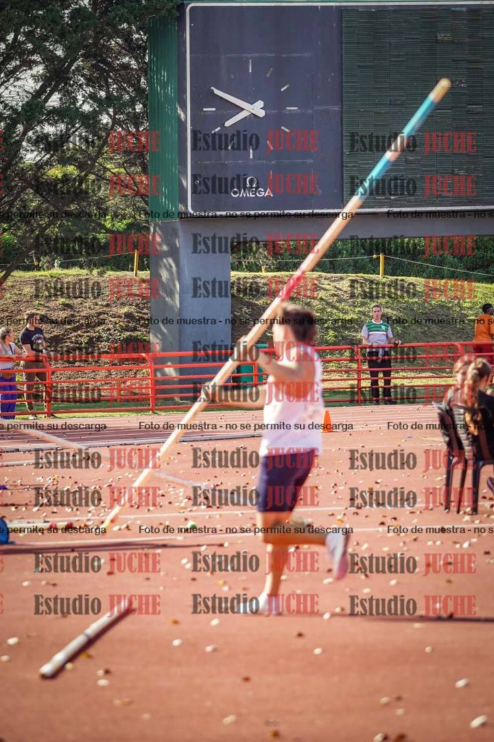 Fotos del salto con garrocha de varones - FINAL