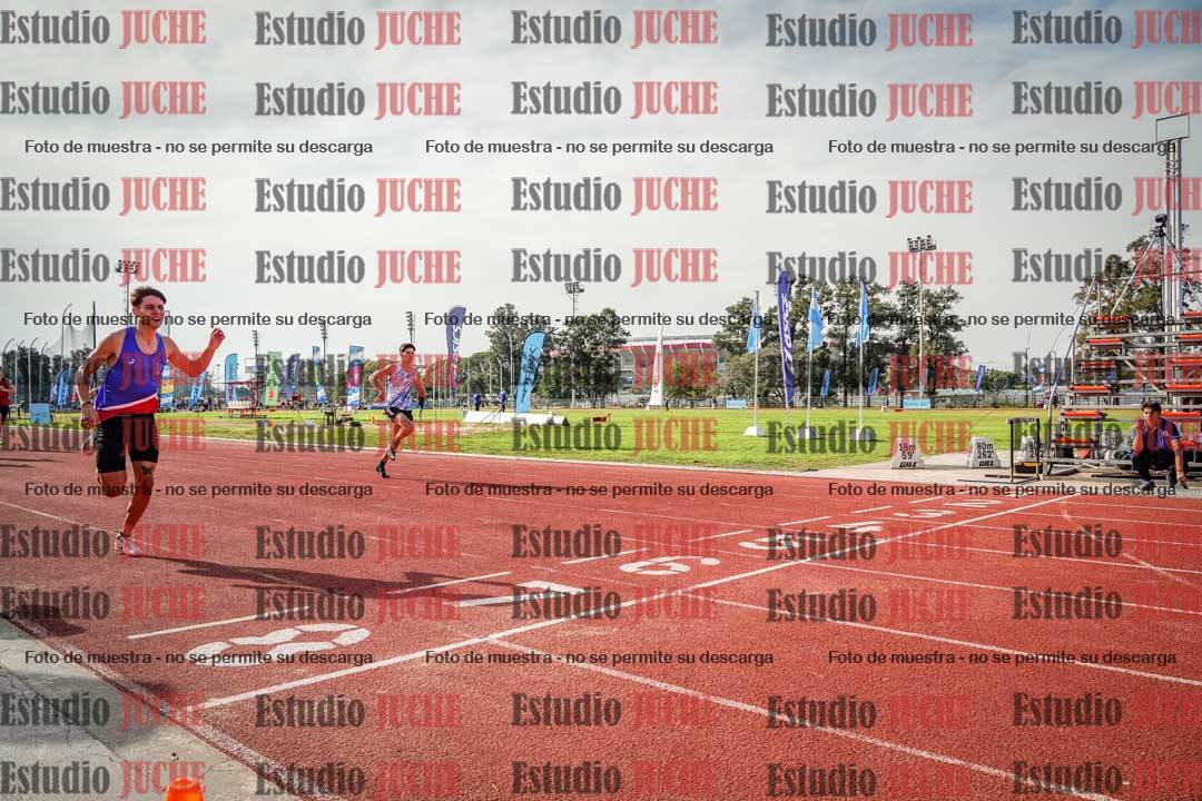 Fotos de los 400 m llanos de varones