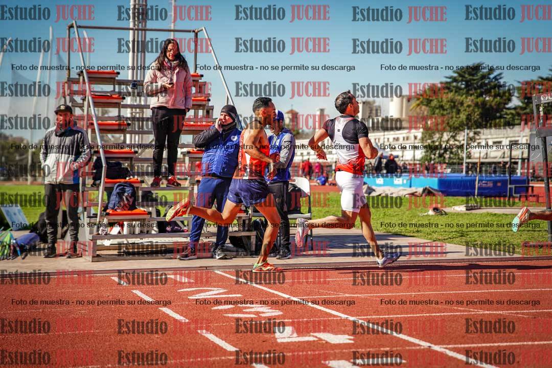 Fotos de los 800 m llanos de varones