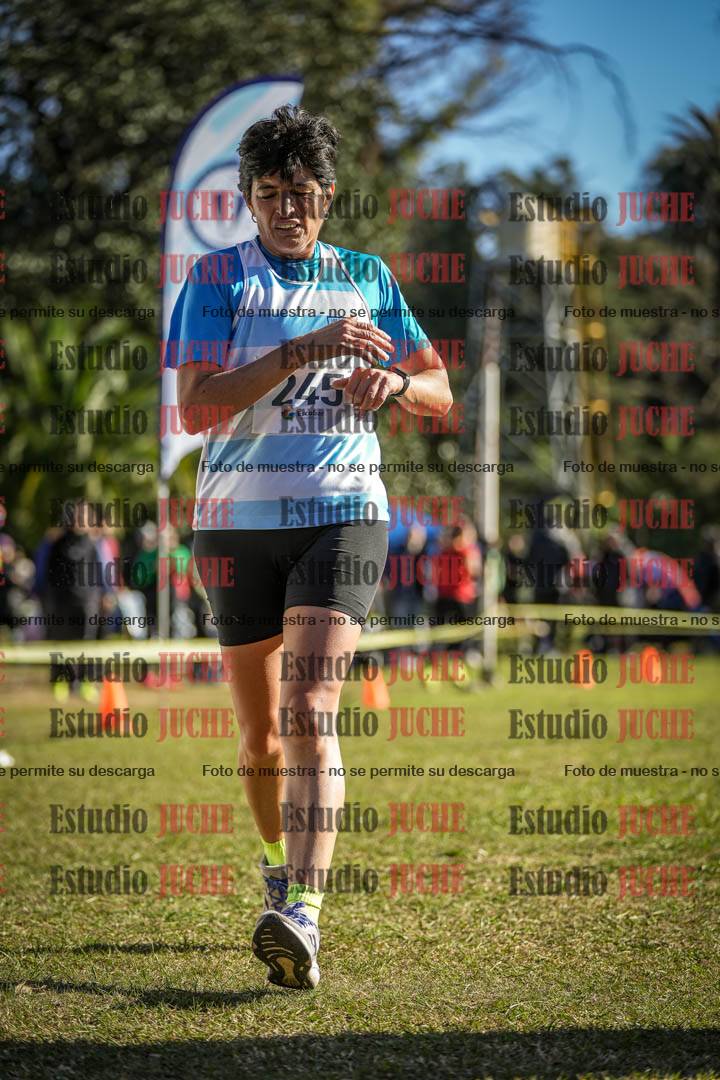 Fotos de la llegada del cross de 6000 m