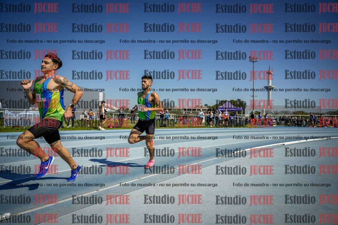 Fotos de los 800 m llanos de varones