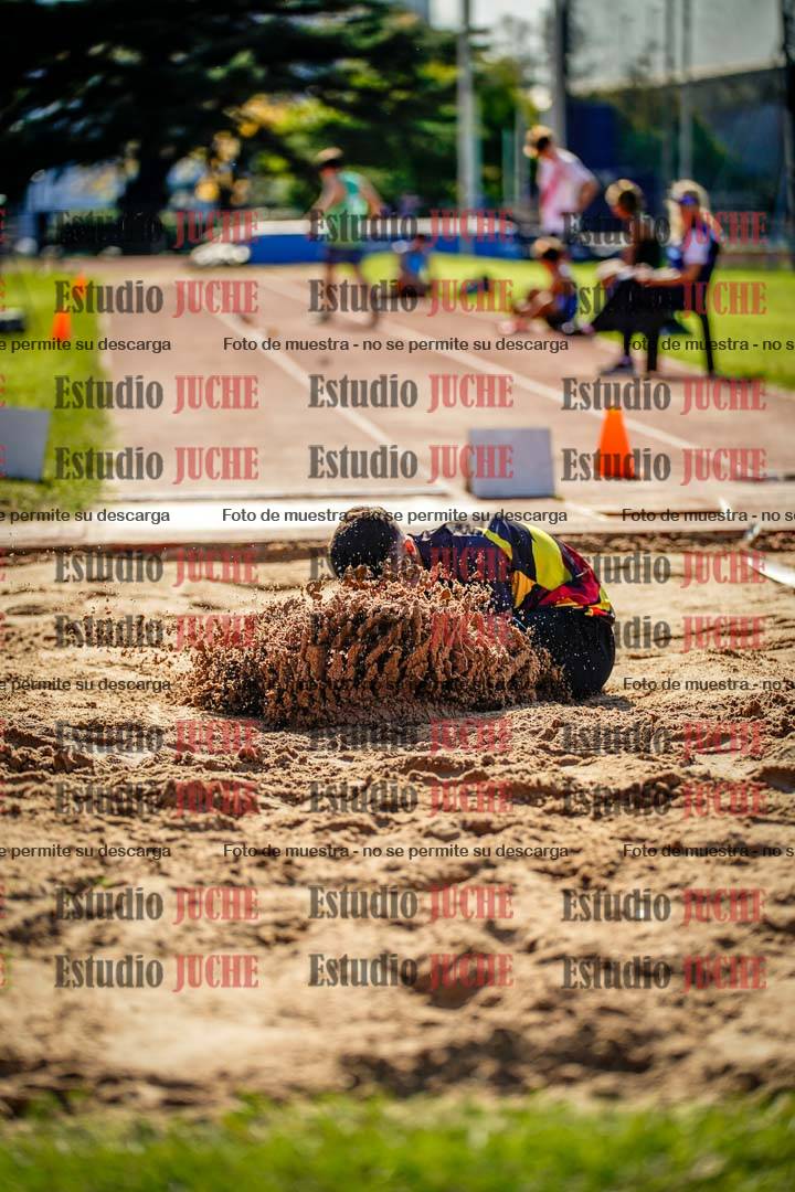 Fotos del salto en largo de varones