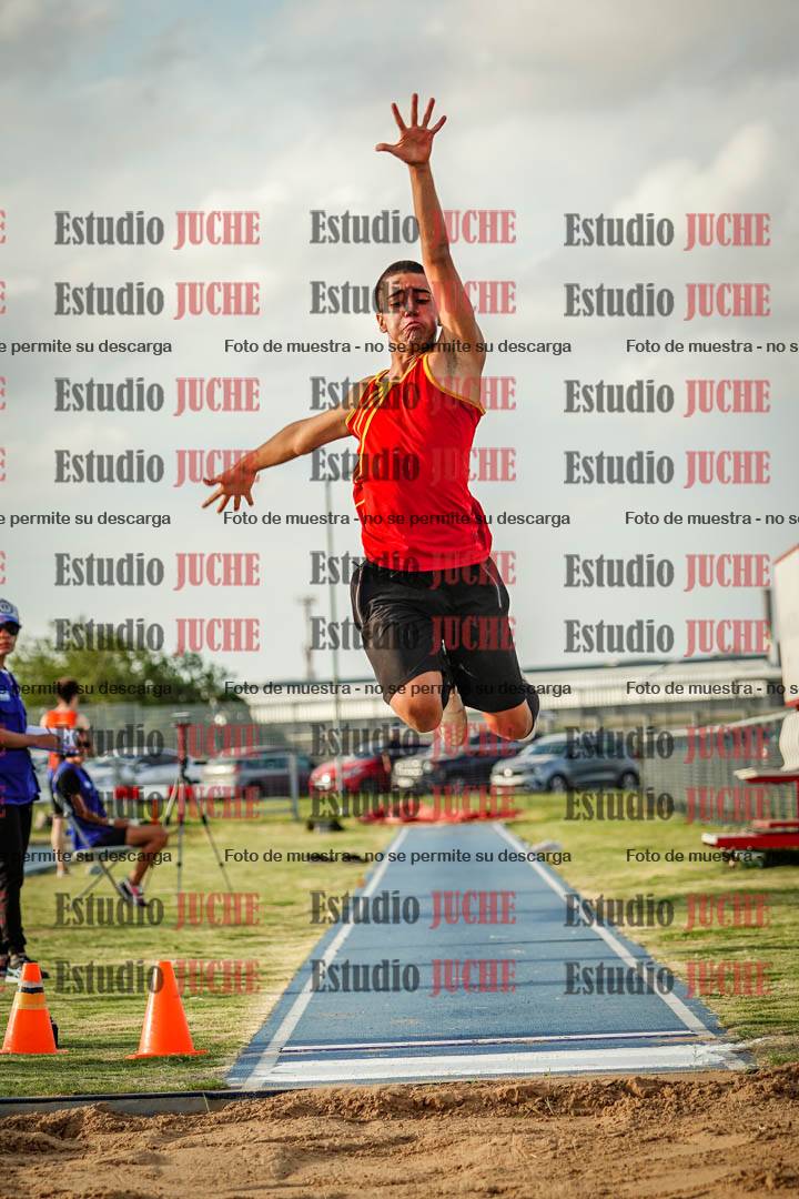 Fotos del salto en largo de varones