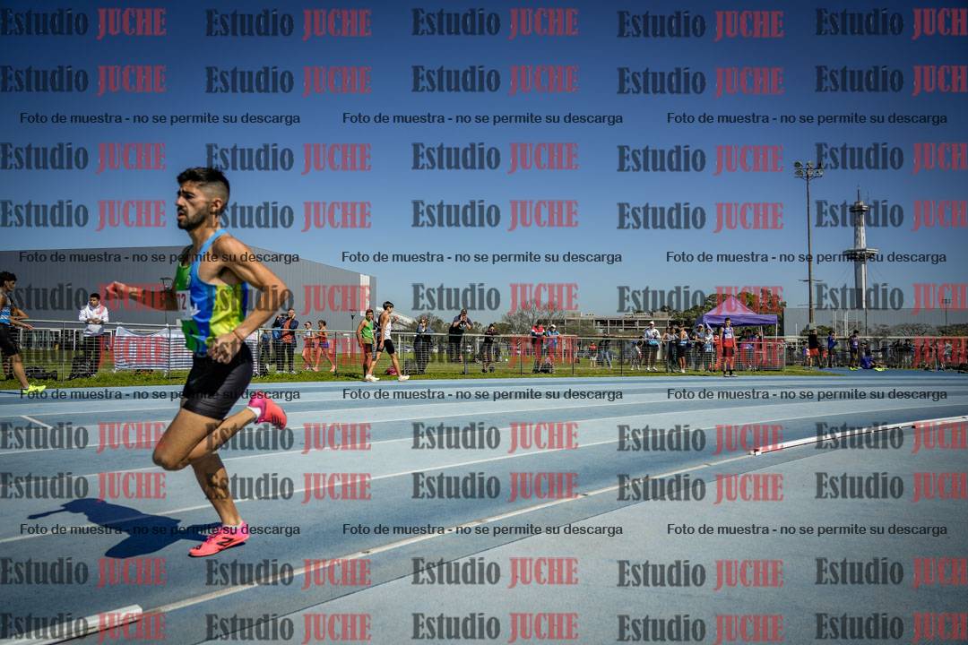 Fotos de los 800 m llanos de varones