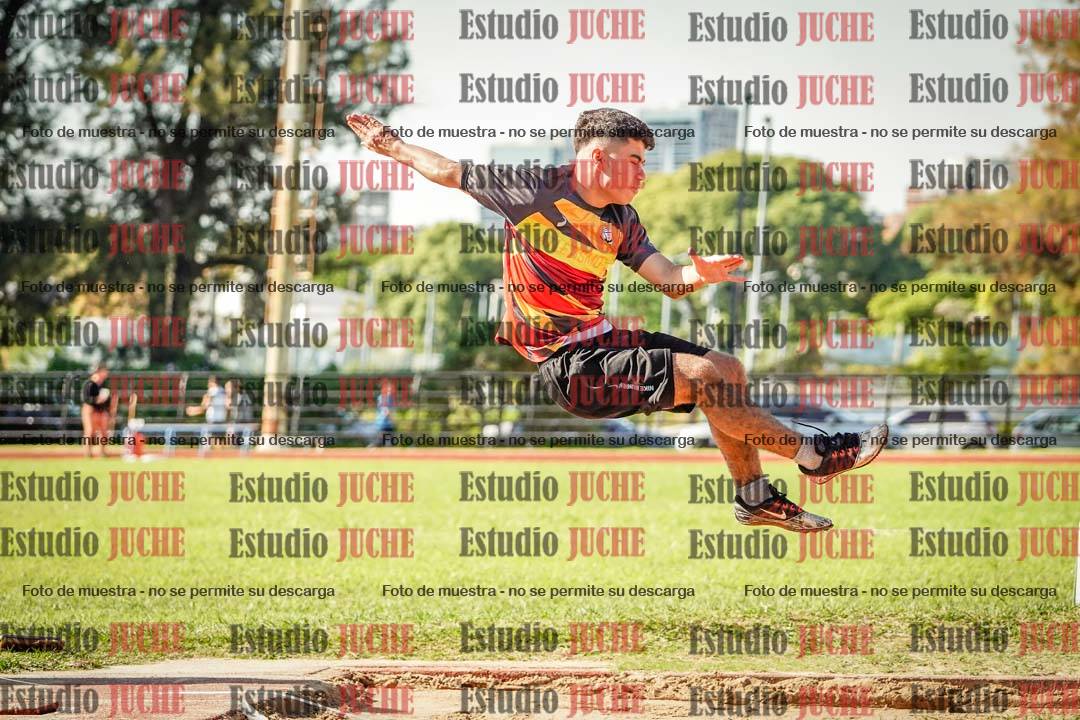 Fotos del salto en largo de varones